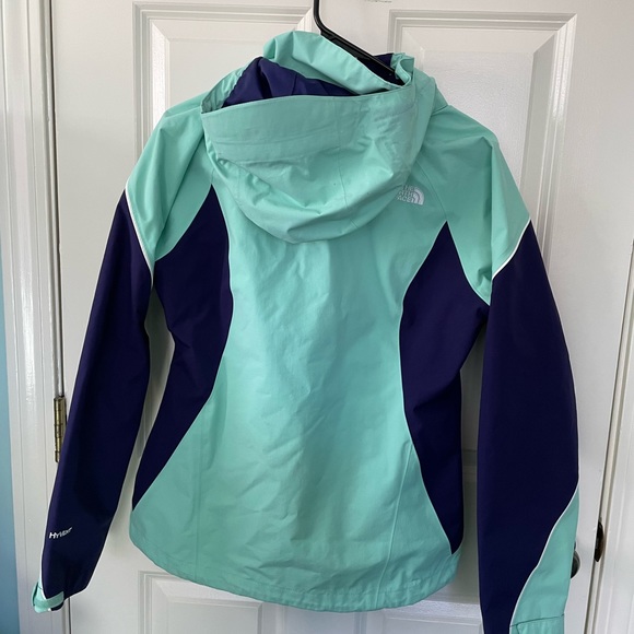 The North Face Women’s Small Jacket Shell Teal with Purple sides - Picture 9 of 10
